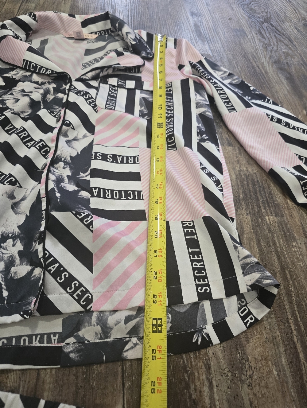 Victoria's Secret Pajama Set Women's Small Long Sleeve Button Up Top & Pants - Picture 6 of 7